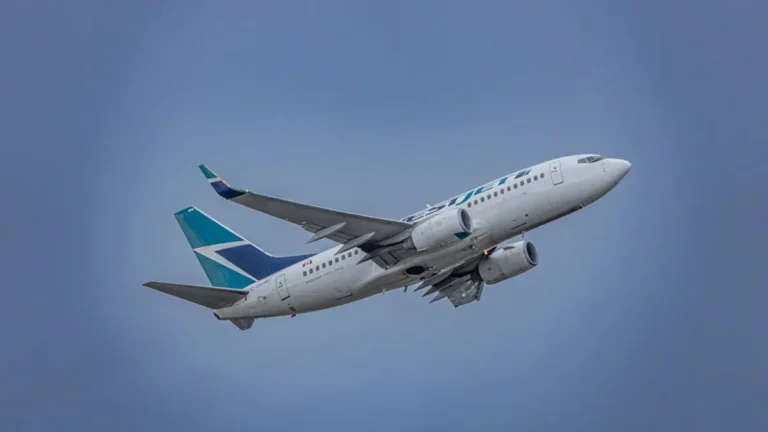 Alaska Airlines: Complete Travel Guide, Tips, Places, and Details